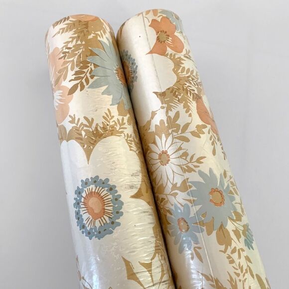 Vintage 1970’s Floral Wallpaper - Picture 5 of 9